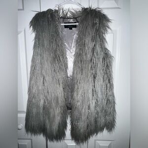 Donna Salyers Fabulous Furs gray shaggy vest, hook closure, medium